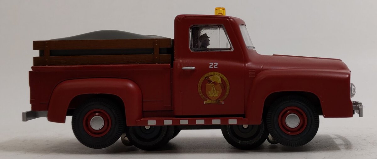 Lionel 6-39533 O Canadian Pacific 1955 MOW Pickup Truck w/Railroad Wheels 3-Rail