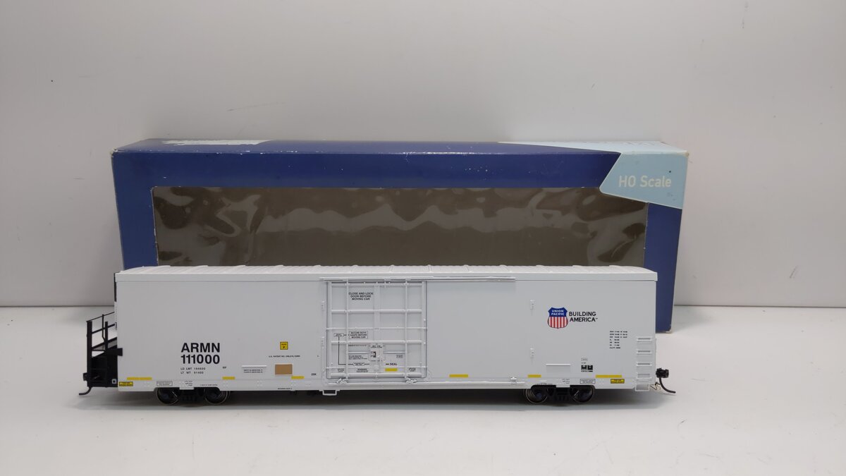 BLMA Models 52001 HO Union Pacific/ARMN Trinity 64' Reefer #111000