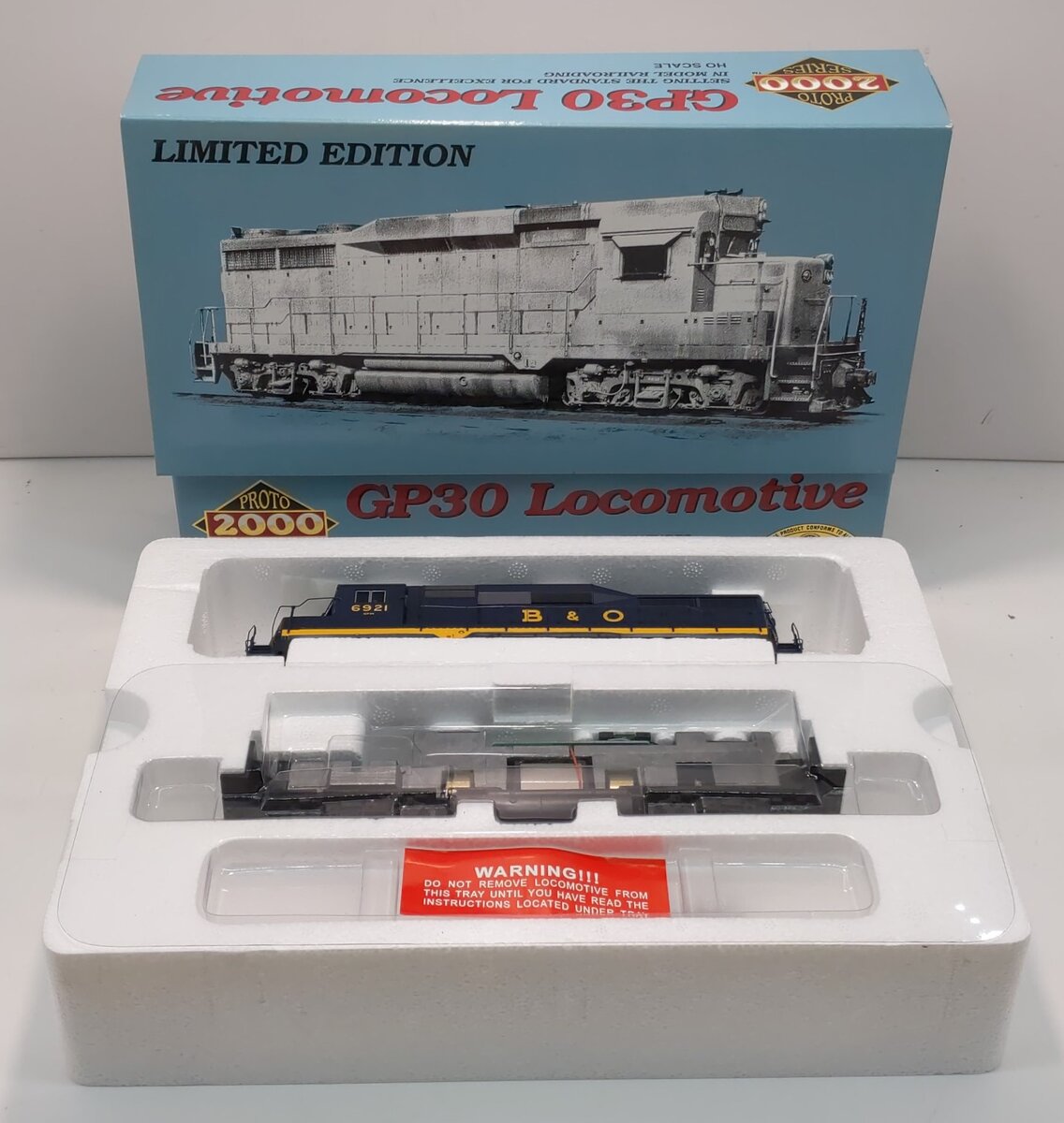 Proto 2000 21511 HO Baltimore & Ohio GP-30 Diesel Locomotive #6921