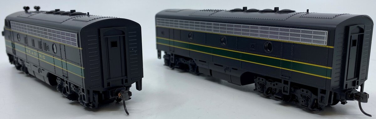 Stewart 5617 HO Reading EMD F7 Phase I Early AB Powered Diesel Locomotive Set LN/Box