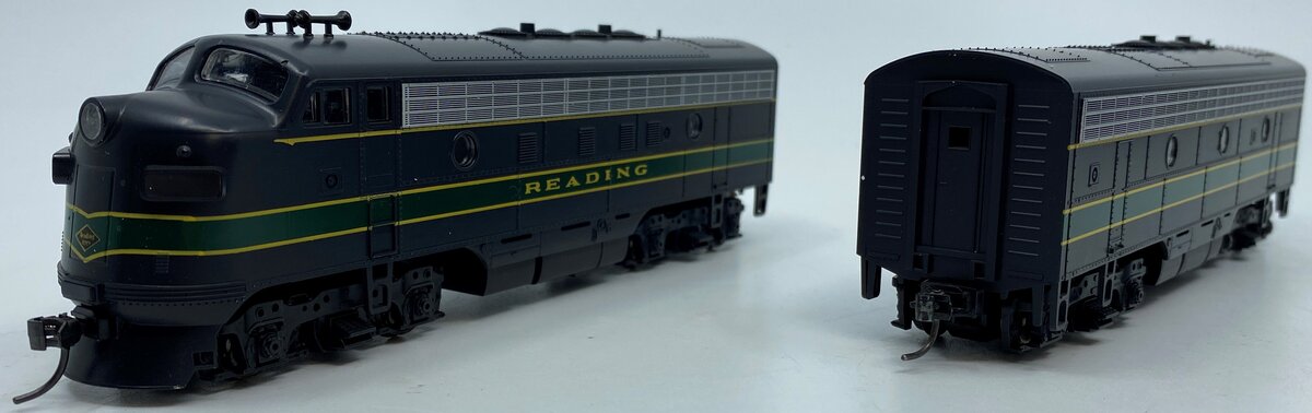 Stewart 5617 HO Reading EMD F7 Phase I Early AB Powered Diesel Locomotive Set LN/Box