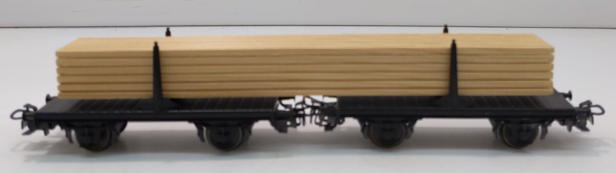Marklin 4665 HO Scale Two Flatcars w/Wood Load LN/Box