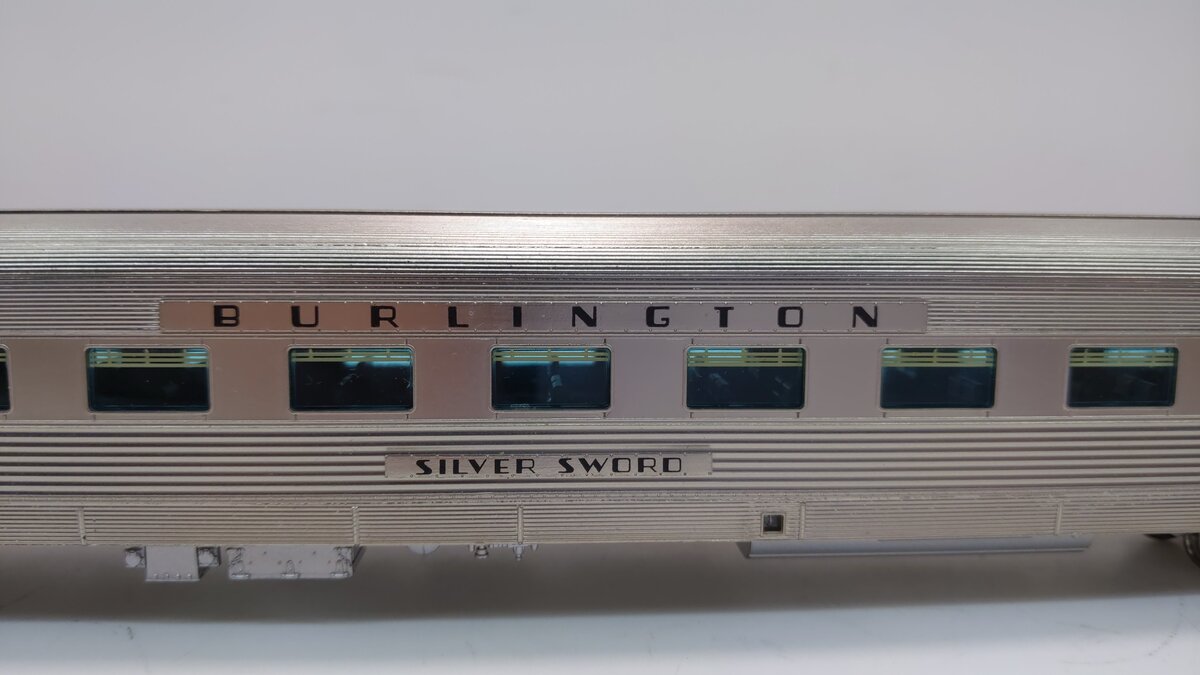Broadway Limited 1027 HO Unlettered & Unnumbered California Zephyr Sleeper Car