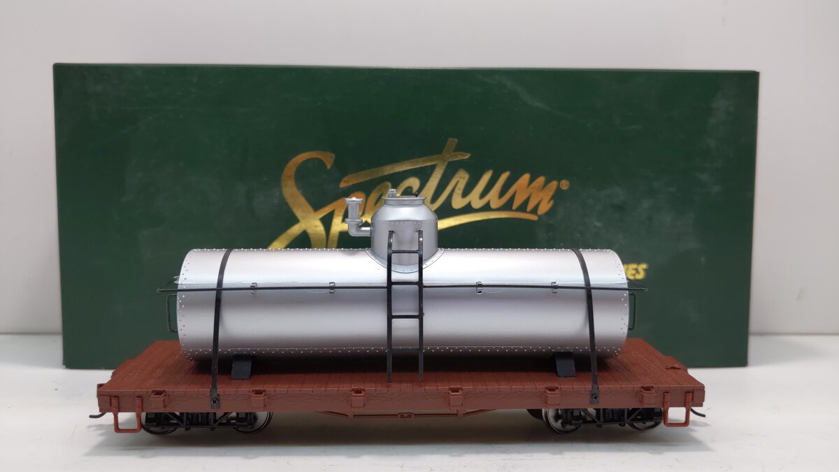 Bachmann Spectrum 27198 On30 Scale Painted & Unlettered Silver Tank Car