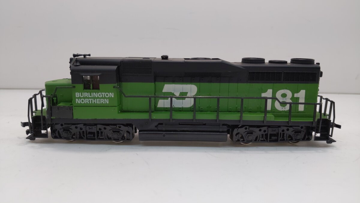 Lionel 181 HO Scale GP-30 Burlington Northern Powered Diesel Locomotive LN/Box
