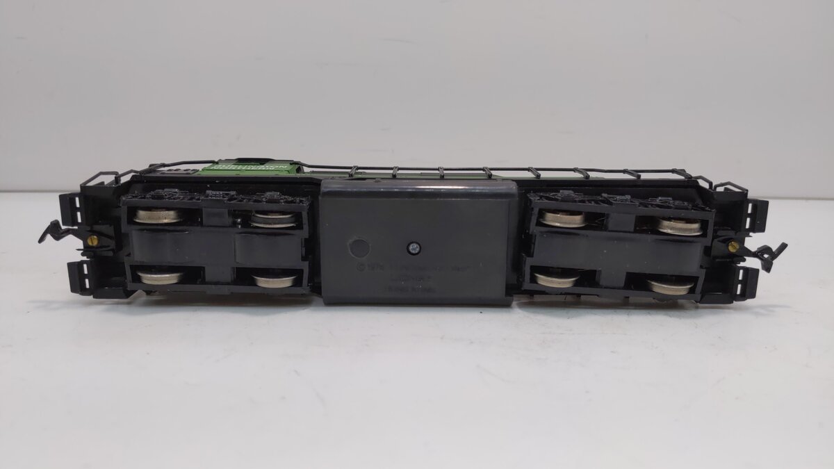 Lionel 181 HO Scale GP-30 Burlington Northern Powered Diesel Locomotive LN/Box