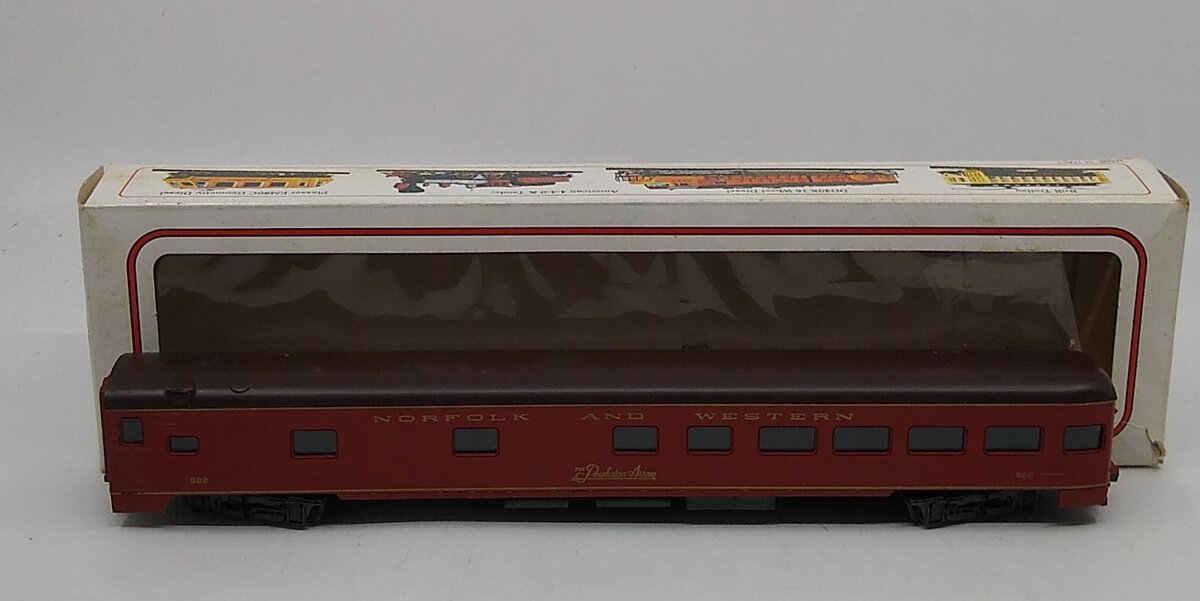 Bachmann 43-1082 HO Scale Norfolk & Western Passenger Car # 582 LN/Box