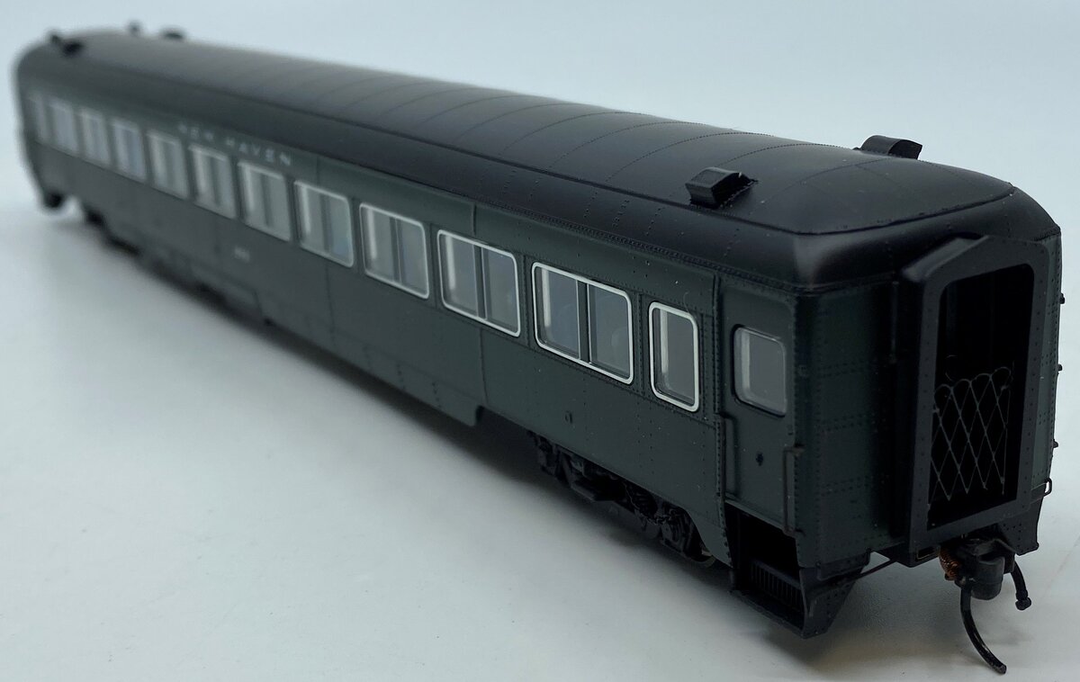 Rapido Trains 109011 HO New Haven 10-Window Coach Phase II #8255 MT/Box