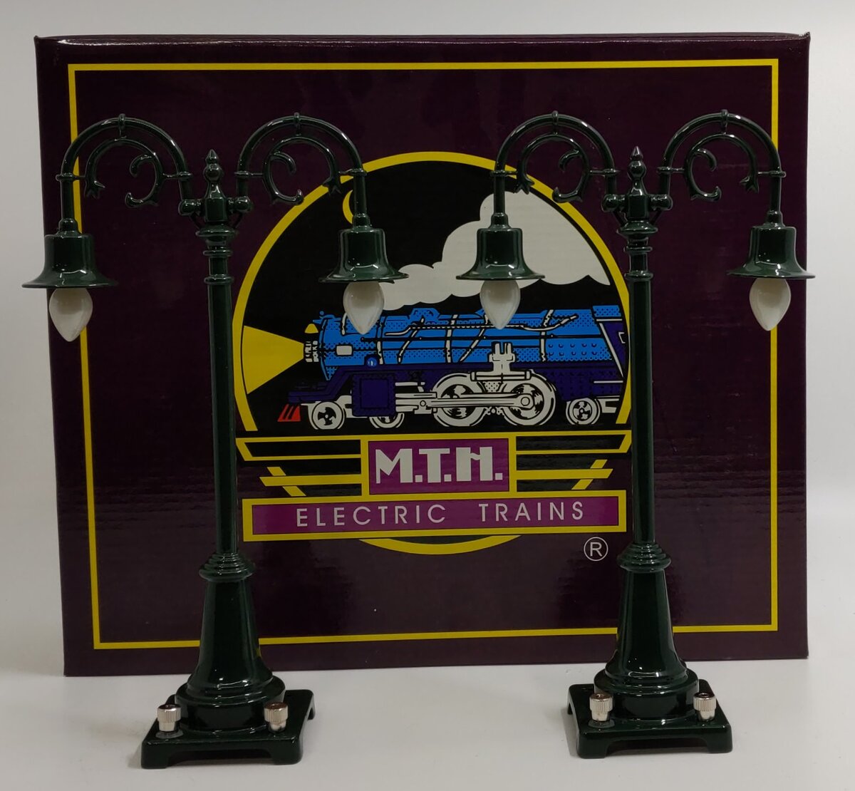 MTH 20-1020 O No.54 Green Lamp Post Set LN/Box