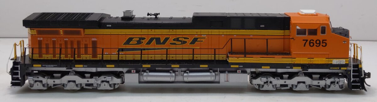 InterMountain 49726 HO BNSF ES44DC Diesel Locomotive #7695