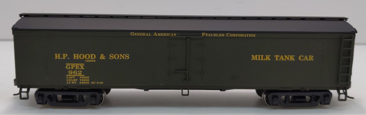 Walthers 932-5461 HO HP Hood General American-Pfaudler 53' Milk Tank Car #962 LN/Box