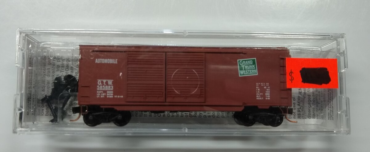 Micro-Trains 02300170 N Grand Trunk Western 40' Double Door Boxcar #585883