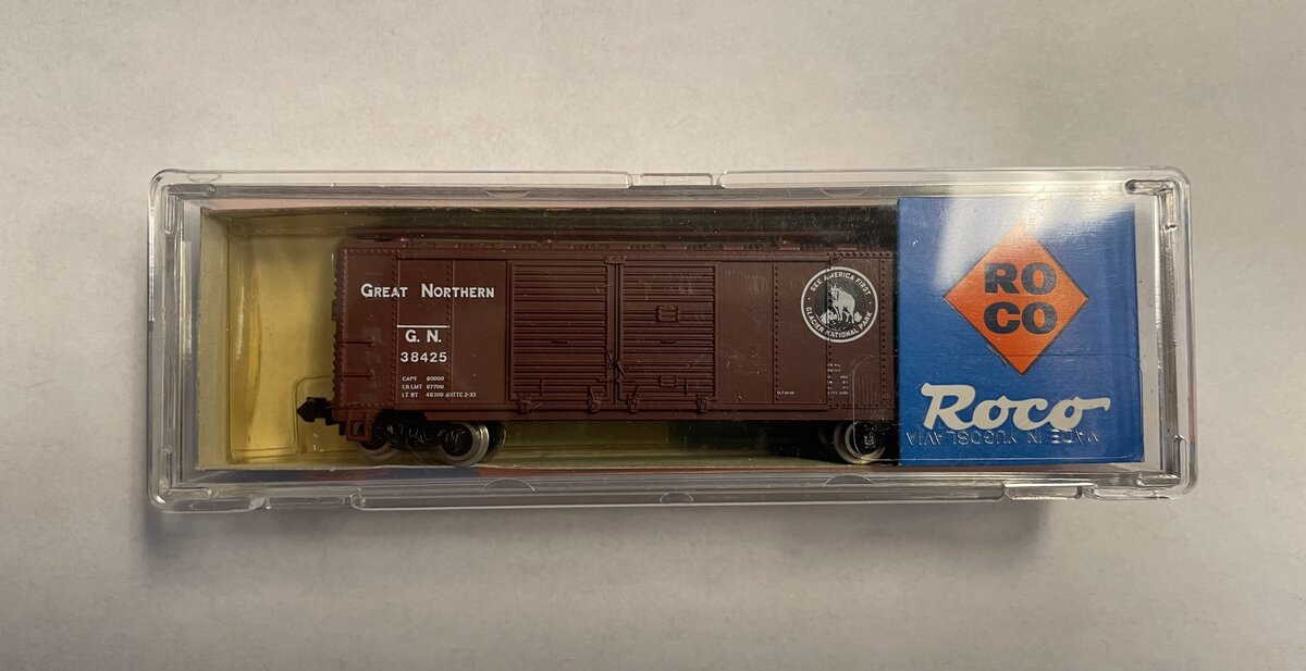 Roco 28705 N Great Northern Box Car #38425 LN/Box