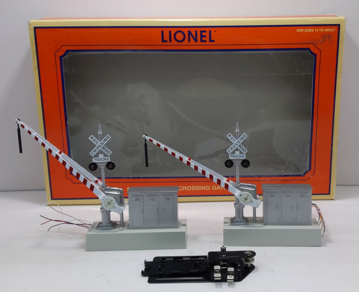 Lionel 6-14098 O Mainline Automatic Crossing Gates (Pair of 2) LN/Box