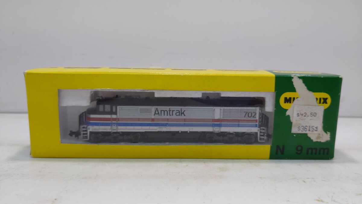 Minitrix 51-2010-00 N Scale Amtrak Diesel Locomotive #702 EX/Box
