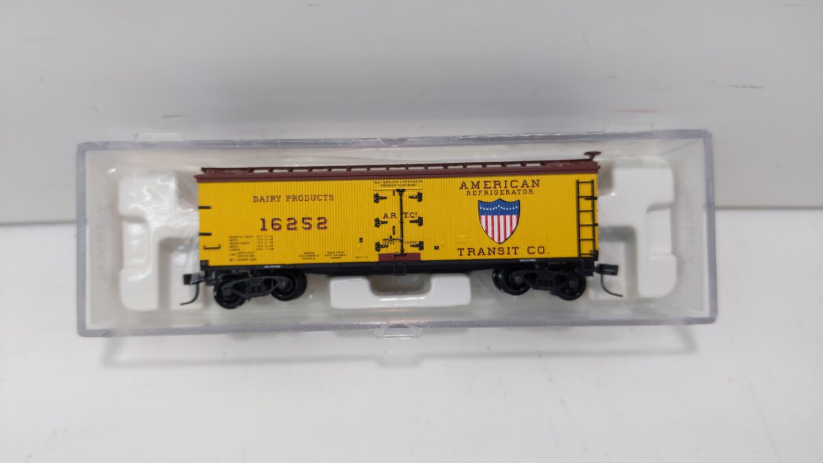 Atlas 41467 N Scale Am.Refrig.Tran.40' Wood Reefer #16252