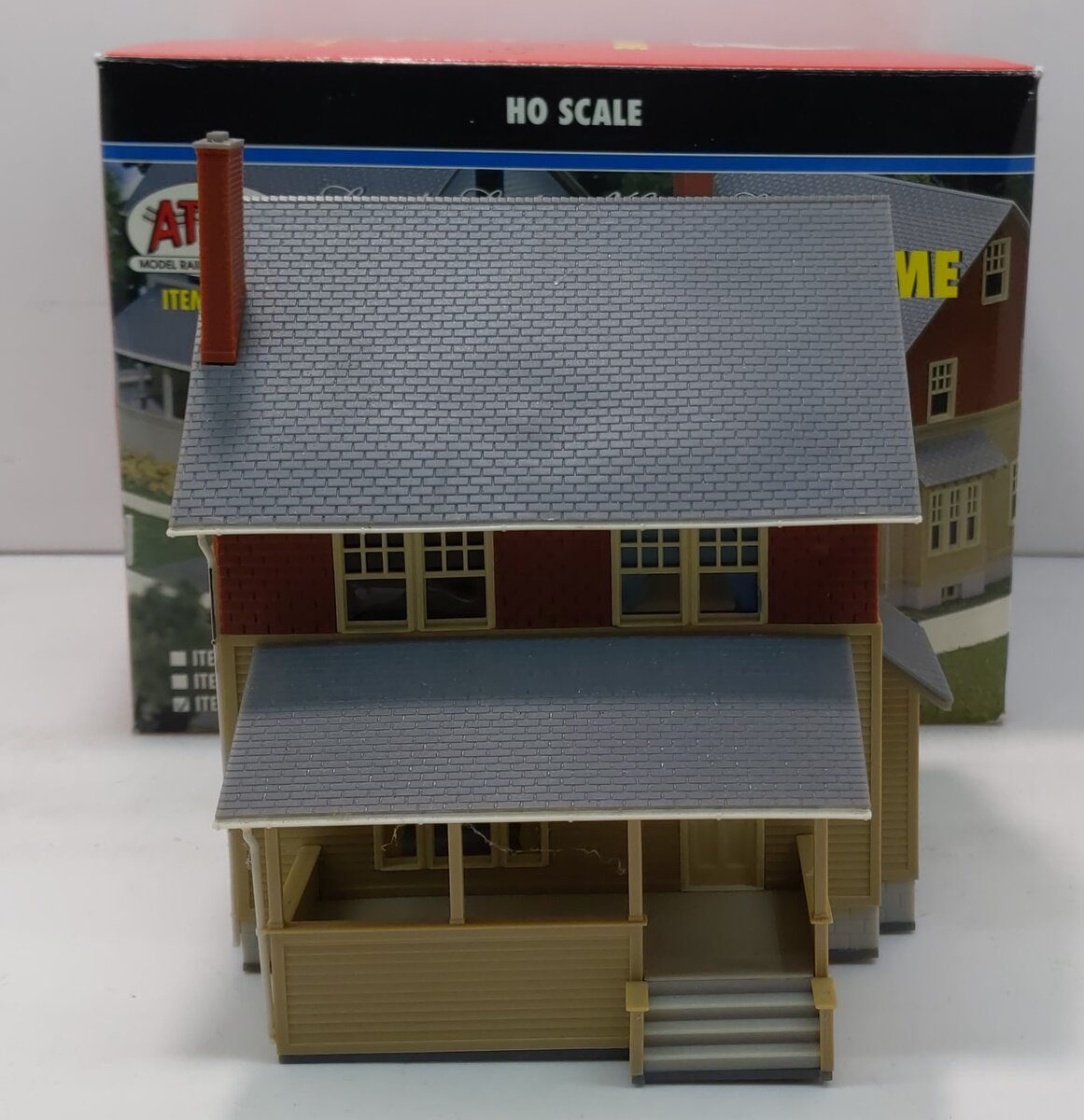 Atlas 611 HO Lovely Ladies Home Series Kate's Colonial Home Assembled