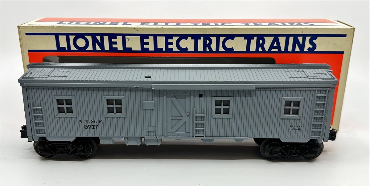 Lionel 6-5717 O Gauge Santa Fe Illuminated Bunk Car LN/Box