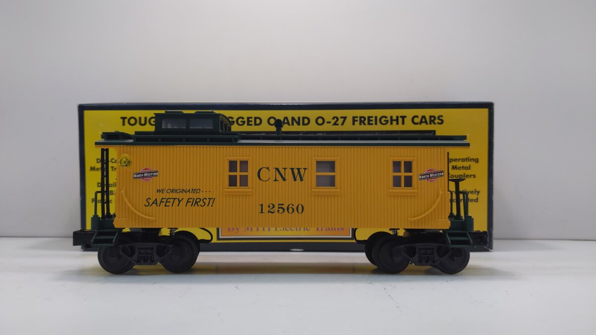 MTH 30-7707-0 O Gauge Semi-Scale Chicago Northwestern Caboose #12560 LN/Box