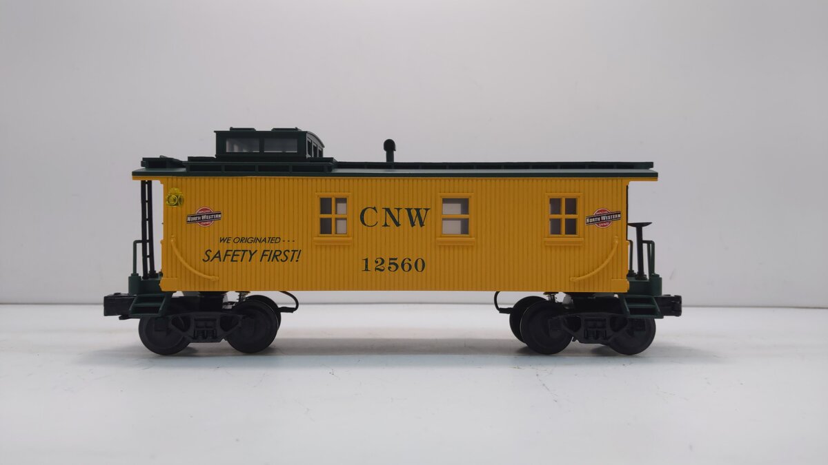 MTH 30-7707-0 O Gauge Semi-Scale Chicago Northwestern Caboose #12560 LN/Box