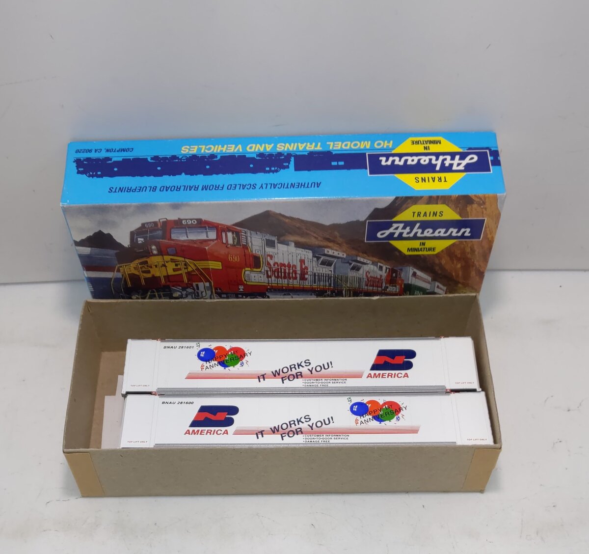 Athearn 5716 HO Scale BN America- Balloons 48' Container 2-Pack