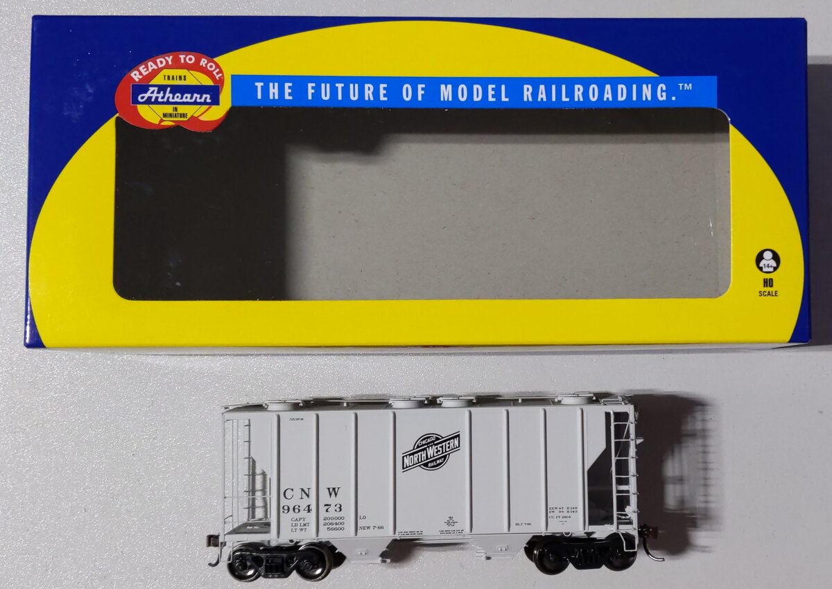 Athearn 14561 HO Chicago & North Western PS-2 2600 Covered Hopper RTR #96473 LN/Box