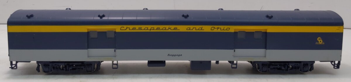 Walthers 932-6809 HO Scale Chesapeake & Ohio Pullman-Standard 72' Baggage Car LN/Box