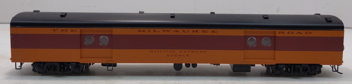 Walthers 932-9209 HO Milkwaukee Road 1955 Twin Cities Hiawatha REA Baggage Car LN/Box