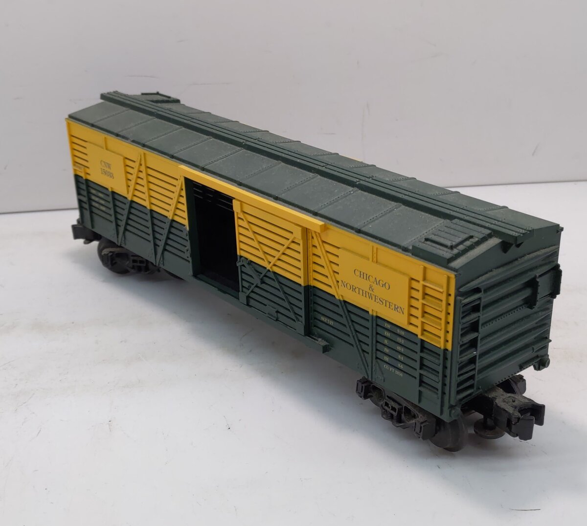 MTH 30-7109 O Gauge CNW Yellow & Green Semi-Scale Stock Car #15033 LN/Box