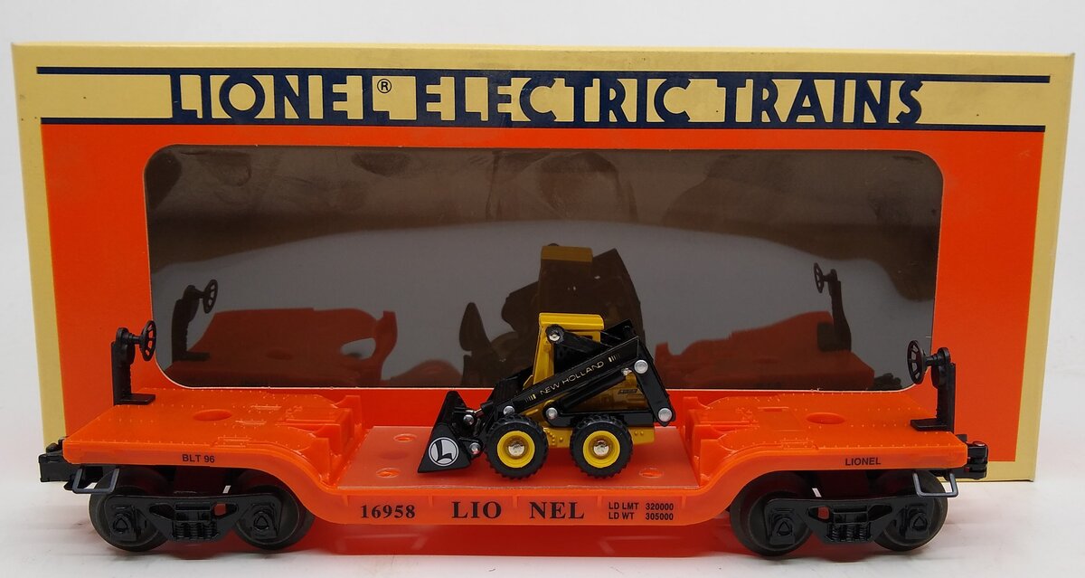 Lionel 6-16958 O Gauge Lionel Flatcar w/an Ertl New Holland Loader LN/Box