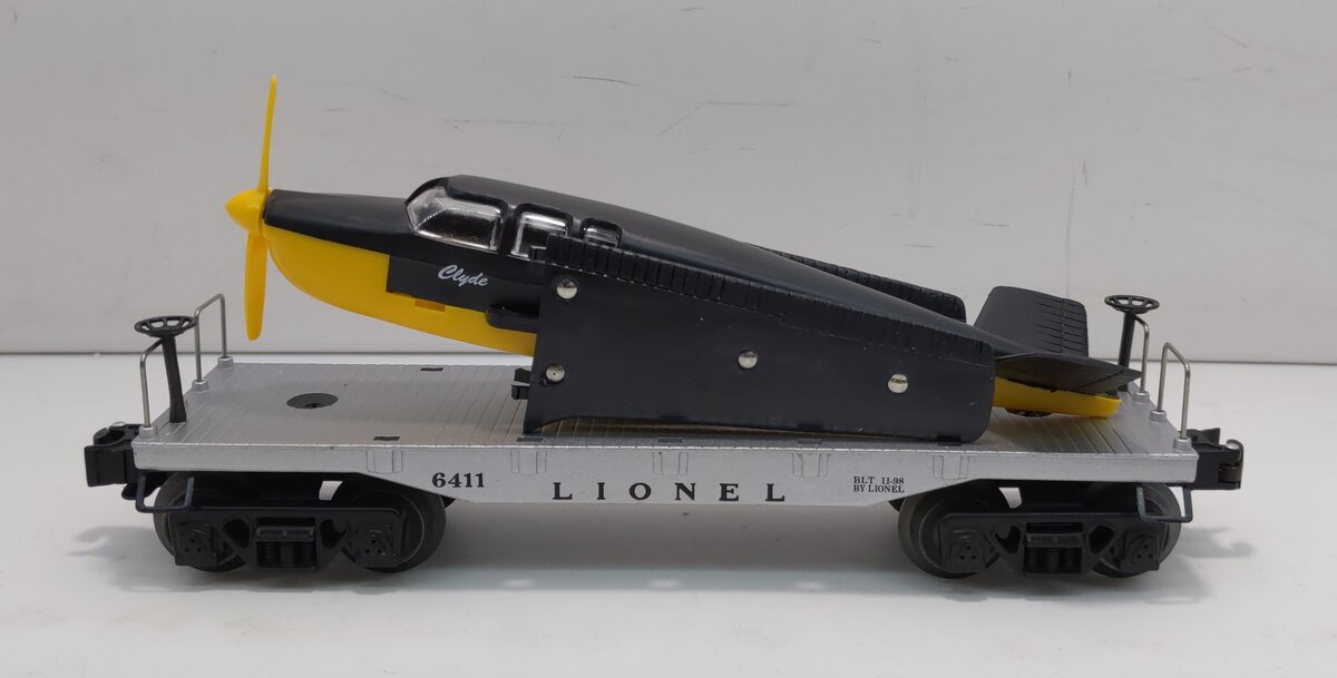 Lionel 6-19430 O Gauge AT&SF Flatcar # 6411 w/Beechcraft Bonanza LN/Box