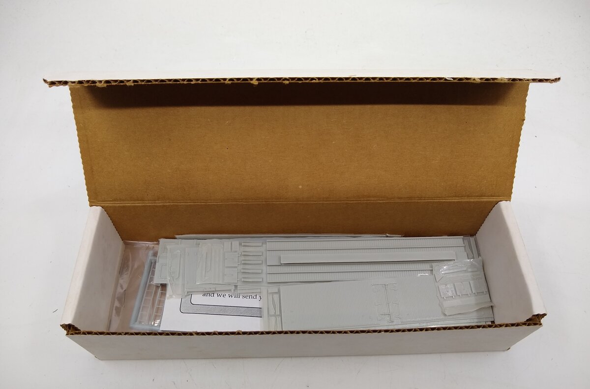 Sunshine Models 34.2 HO Scale Fruit Growers 40' Wood Reefer Kit