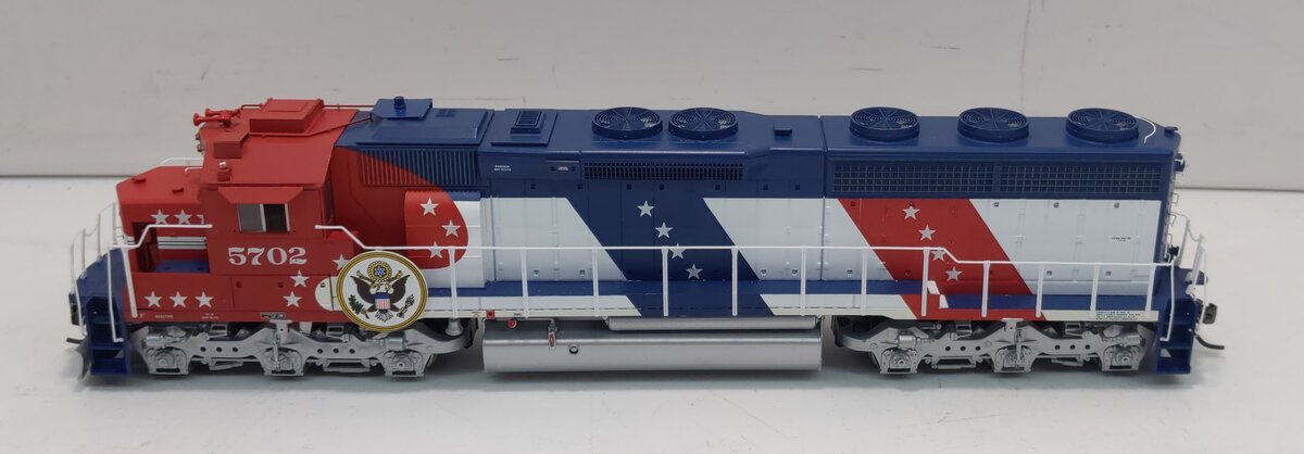 Athearn G67189 HO Scale Santa Fe-Bicentennial SD45-2 Diesel Locomotive #5702 LN/Box