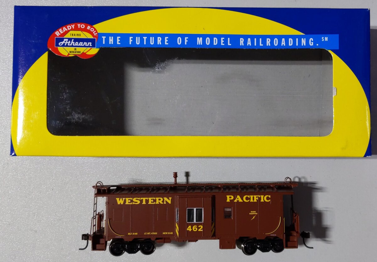 Athearn 74701 HO Scale Western Pacific Bay Window Caboose #462