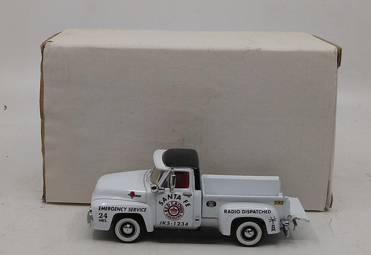 Matchbox YRS06-M 1:43 Die-Cast F-100 Ford Road Service Pickup Truck