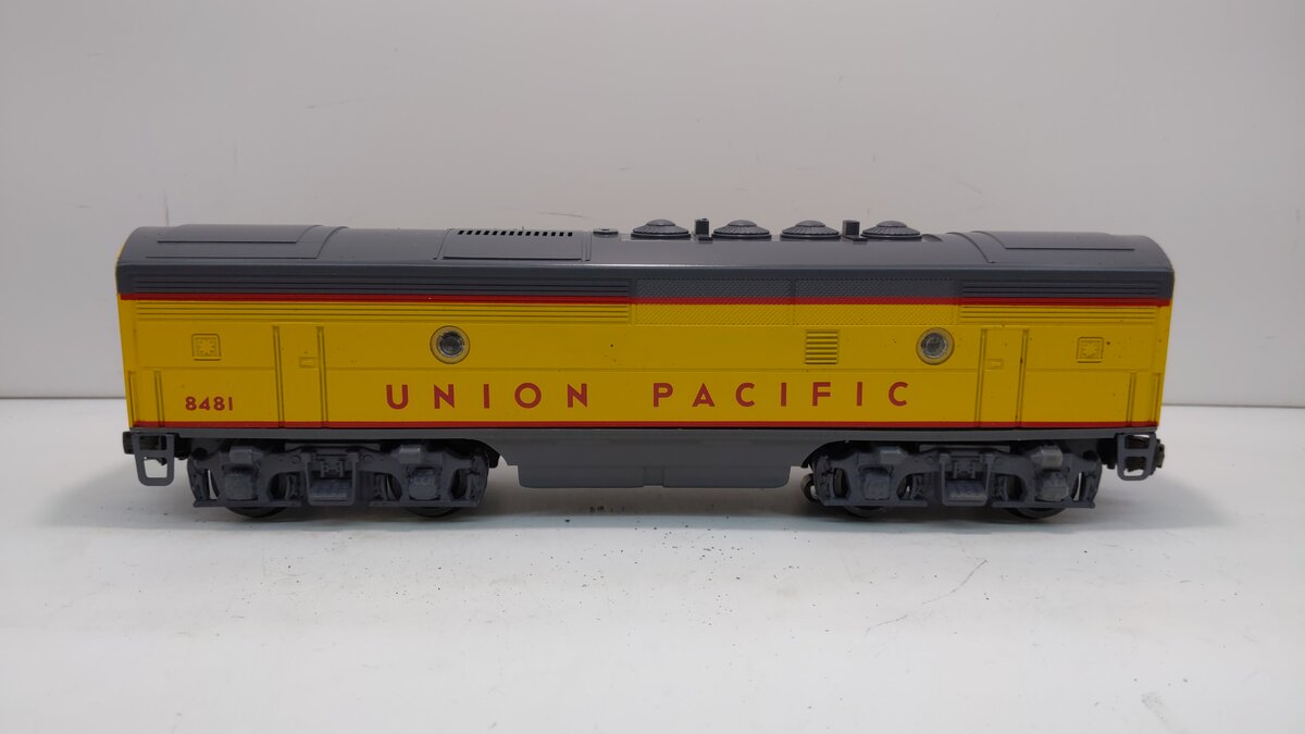 Lionel 6-8481 O Gauge Union Pacific F3 B-Unit Non-Powered Diesel Locomotive EX/Box
