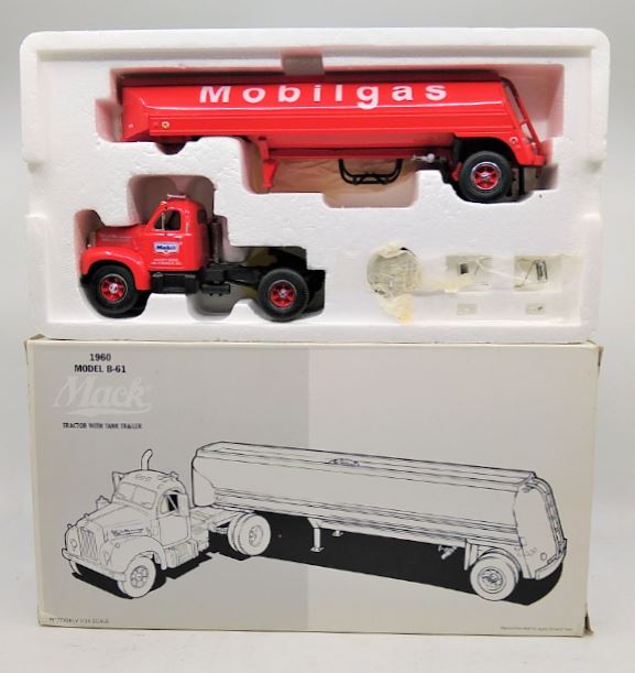First Gear 19-1915 1:32 Diecast 1960 Mobilgas Mack B-61 with a Tank Trailer