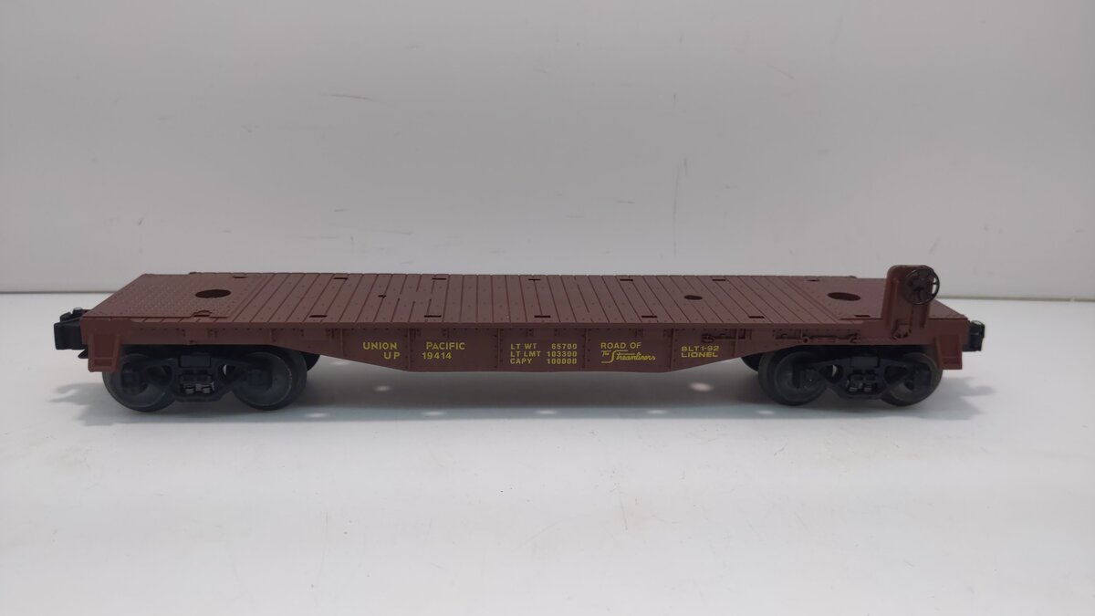 Lionel 6-19414 O Gauge Union Pacific Flatcar with Stakes
