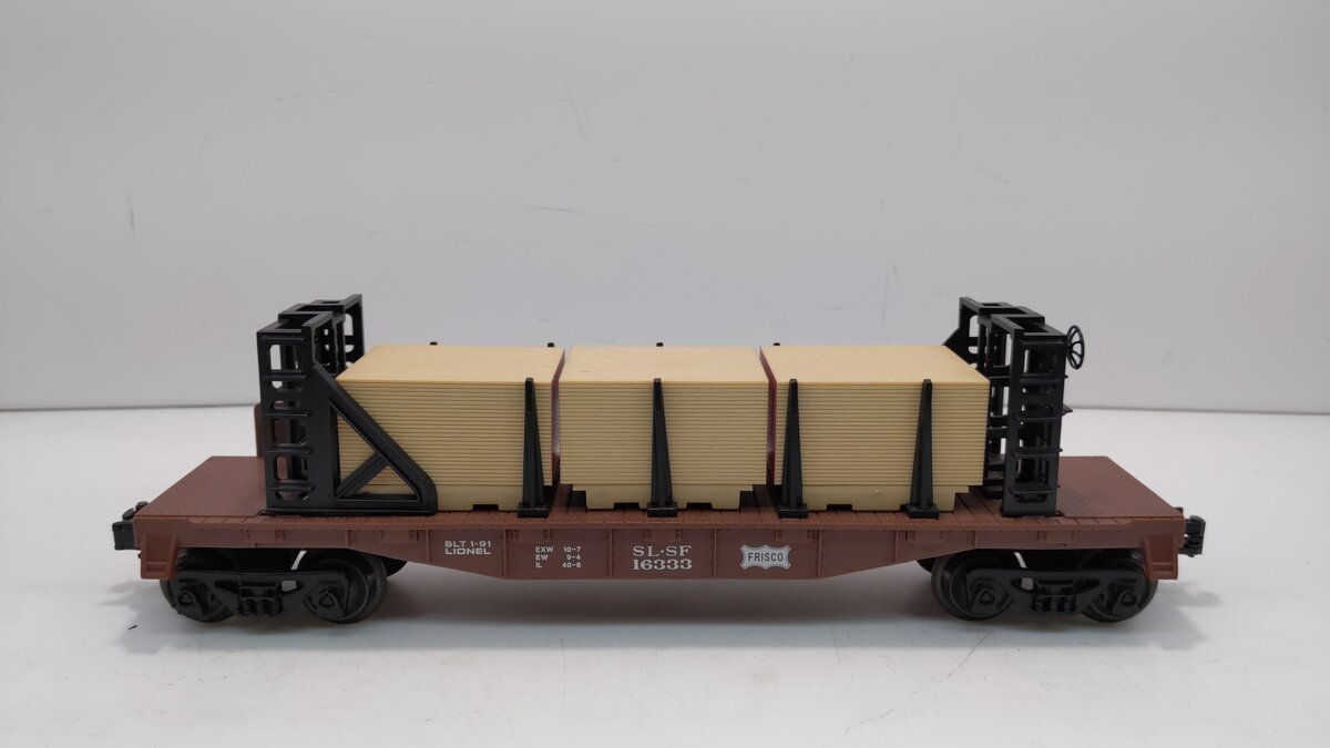 Lionel 6-16333 O Gauge Frisco Bulkhead Flatcar with Wood Load LN/Box