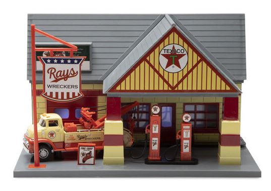 Menards 279-8129 O Ray's Wreckers Lighted Garage NIB