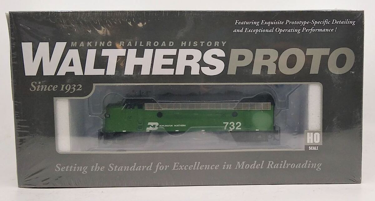 Walthers 920-40905 HO BN EMD F7A-B Set with Tsunami® Sound & DCC #732, 735