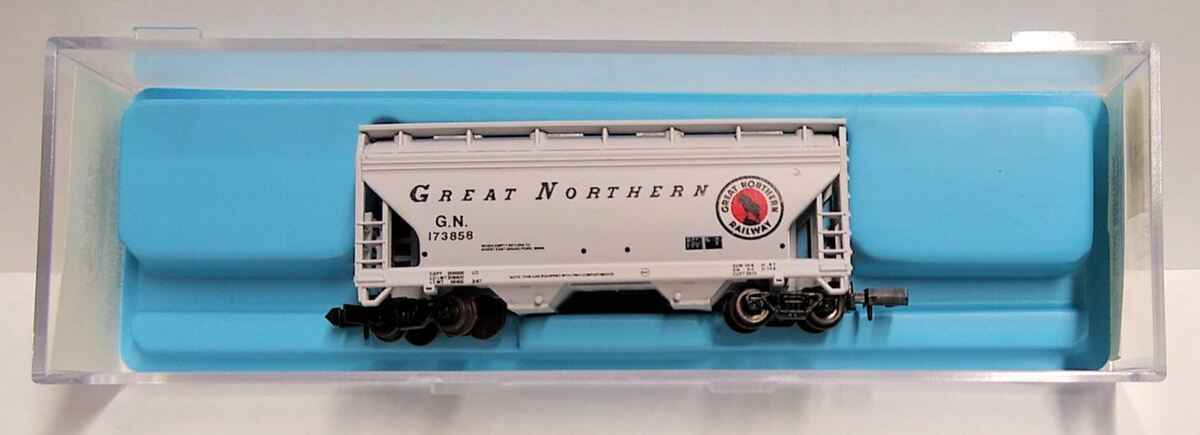 Atlas 3904 N Scale Great Northern 2-Bay Covered Hopper #173858