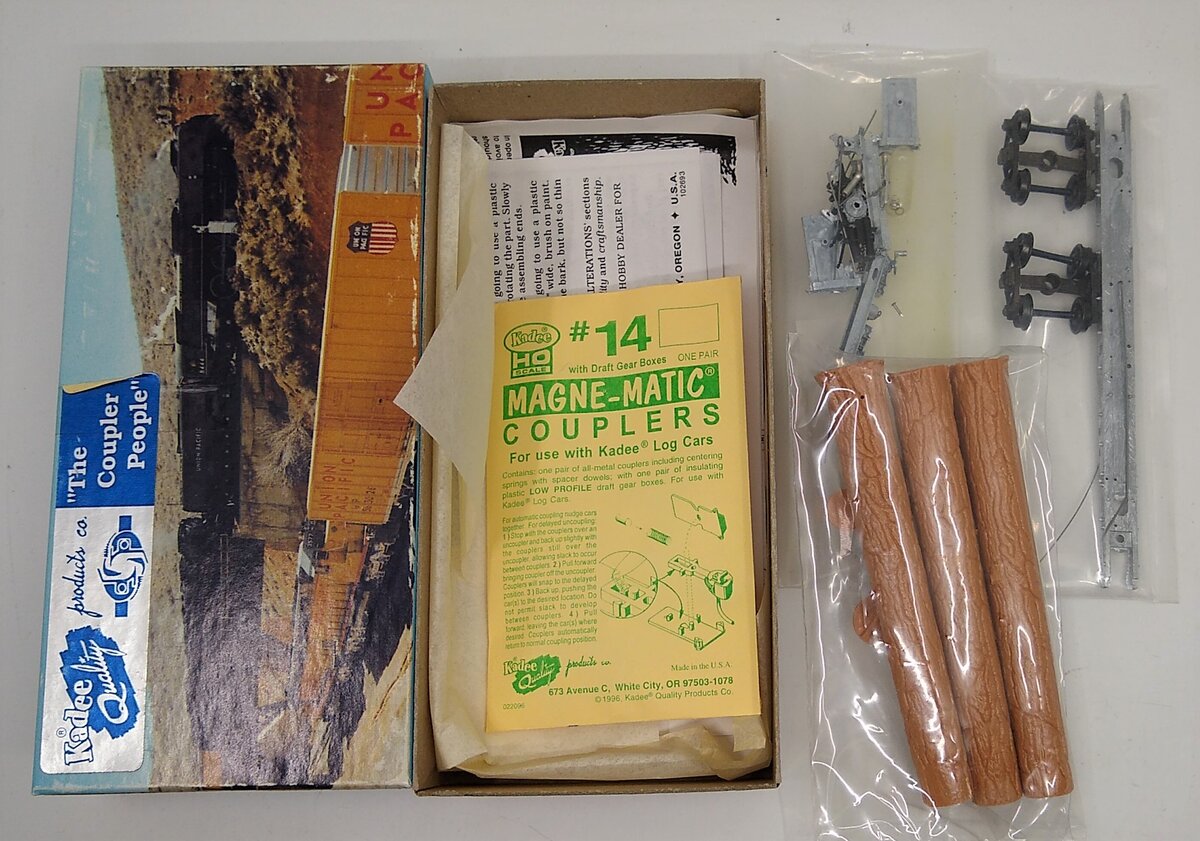 Kadee 102 HO 42' Skeleton Log Car Kit With Logs Kit