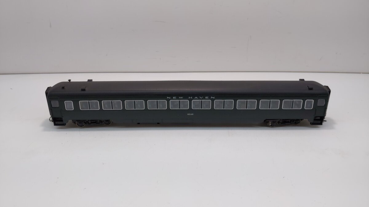 Rapido Trains 109013 HO New Haven 10-Window Phase II Coach #8260 MT/Box