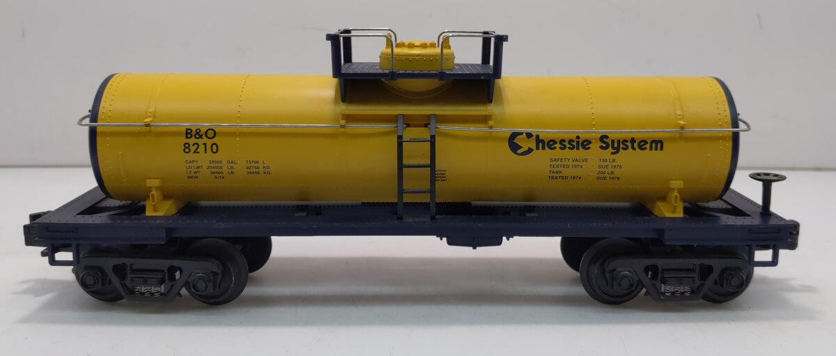 MTH 33-7303 O Gauge Chessie Tank Car #8210 LN/Box