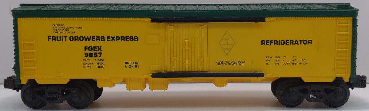 Lionel 6-9887 O Gauge FARR Fruit Growers Express Refrigerator Car #9887 LN/Box