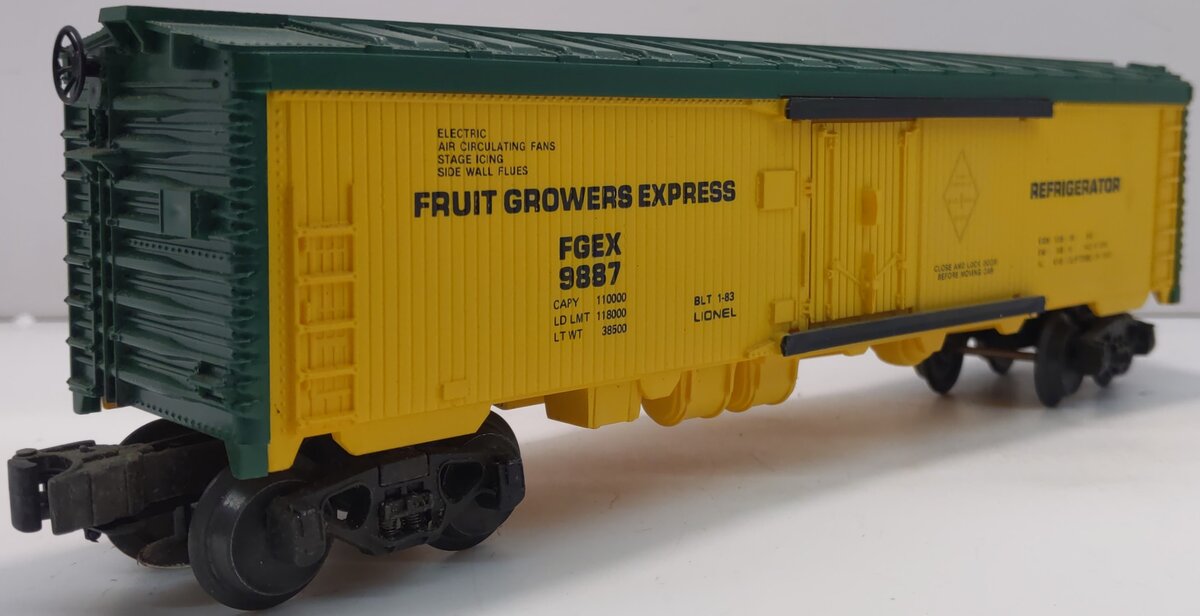 Lionel 6-9887 O Gauge FARR Fruit Growers Express Refrigerator Car #9887 LN/Box