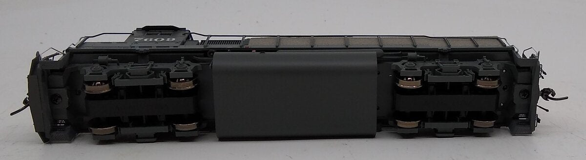 Atlas 10000665 HO Southern Pacific GP40-2 Phase 2 Diesel Locomotive #7609 NIB