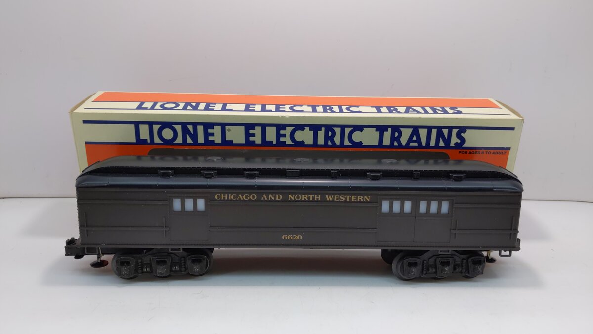 Lionel 6-16050 O Gauge Chicago & Northwestern Baggage Car #6620 EX/Box