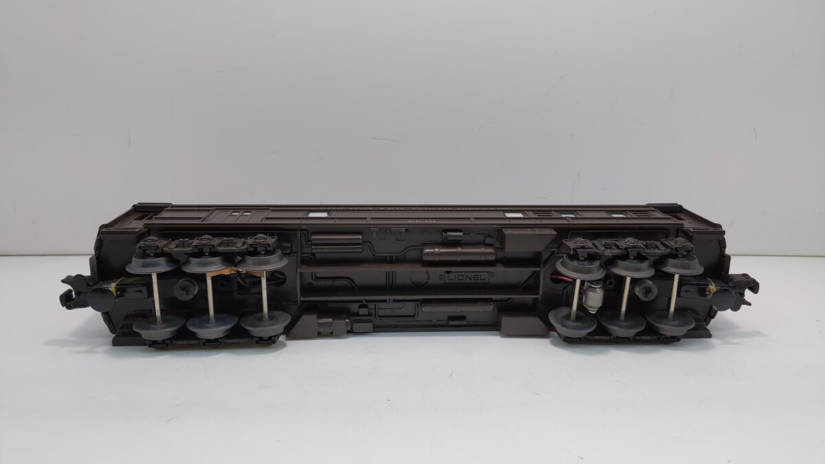 Lionel 6-16051 O Gauge Chicago & Northwestern Combination Passenger Car #6630 EX/Box